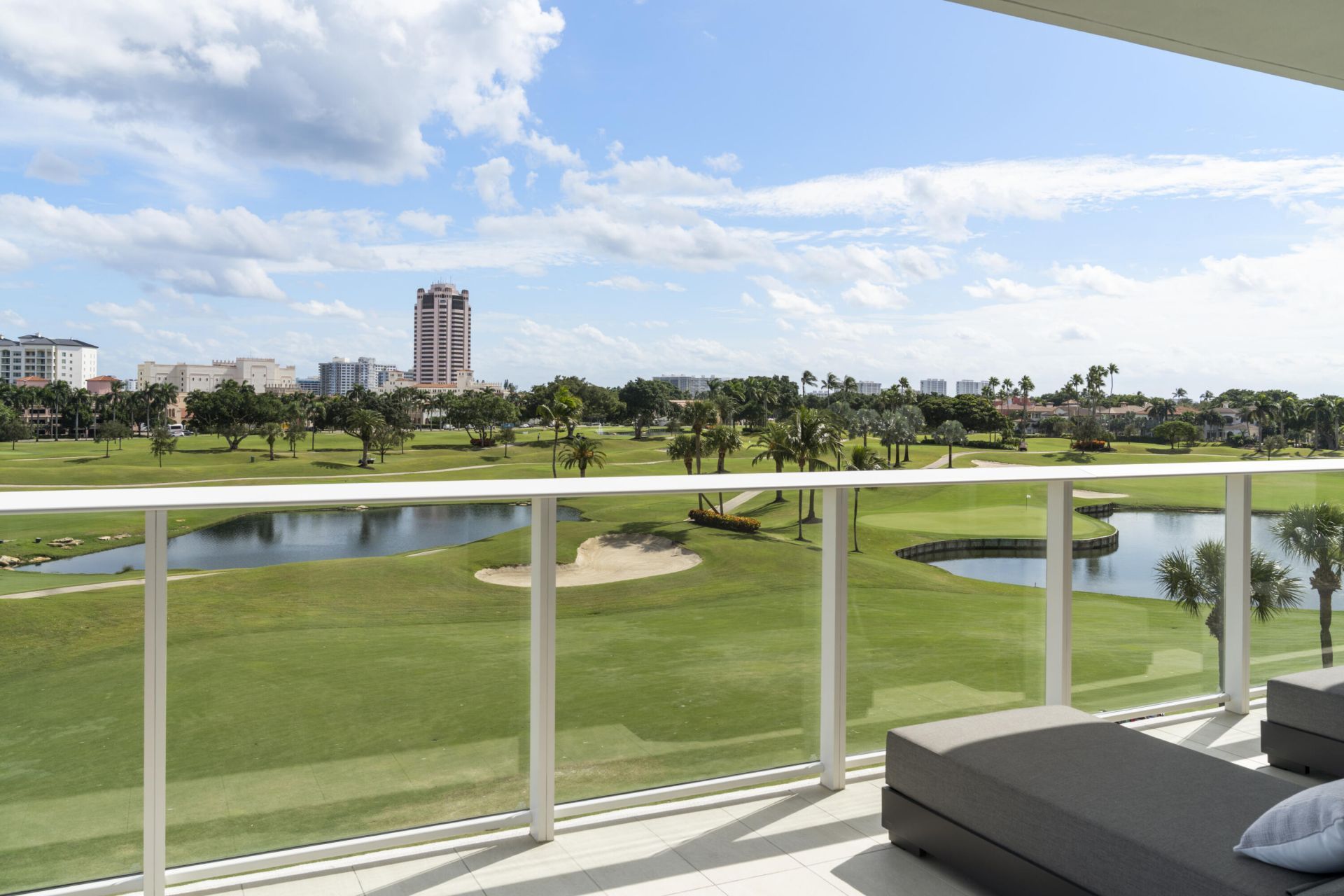 220 SE Mizner Boulevard, Unit 323, Boca Raton, FL 33432 Photo
