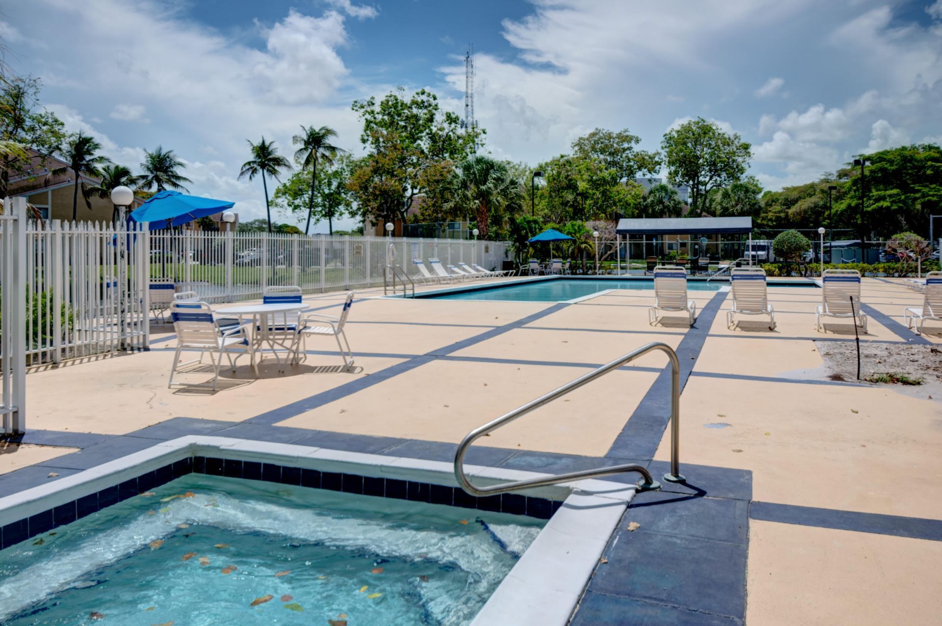 307 Palm Circle E, Pembroke Pines, FL 33025 Photo
