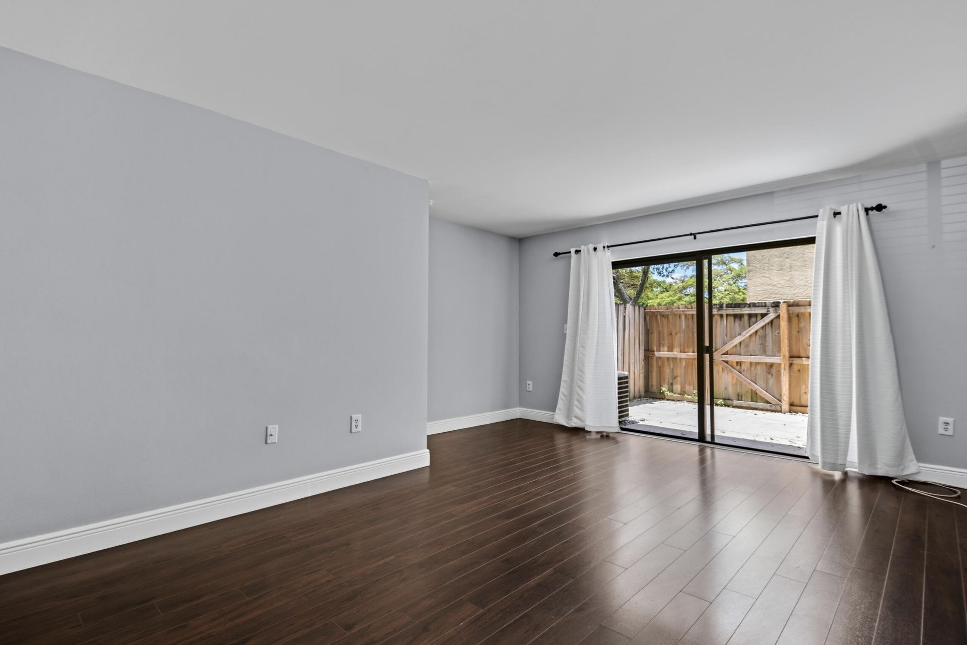 307 Palm Circle E, Pembroke Pines, FL 33025 Photo