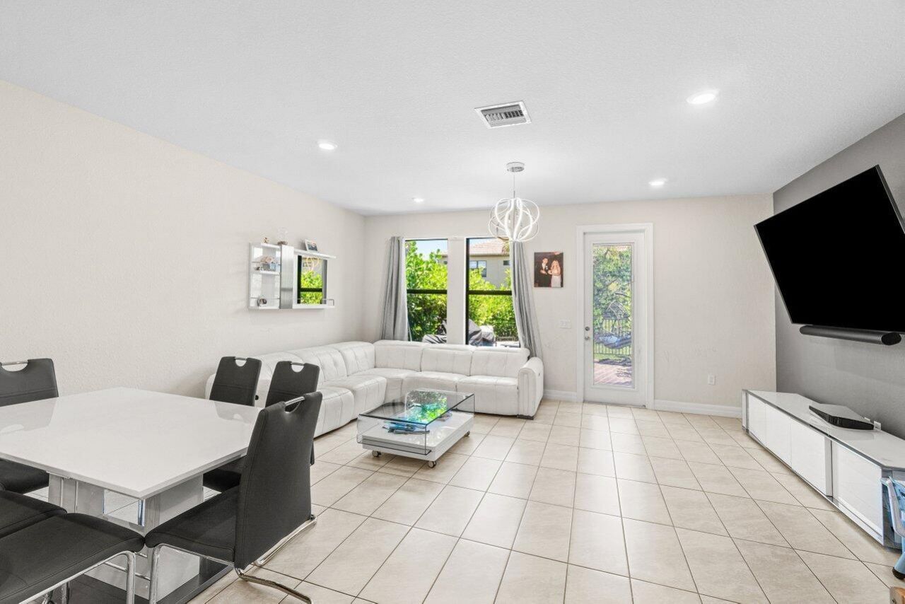 4824 Chantilly Road, Lake Worth, FL 33467 Photo