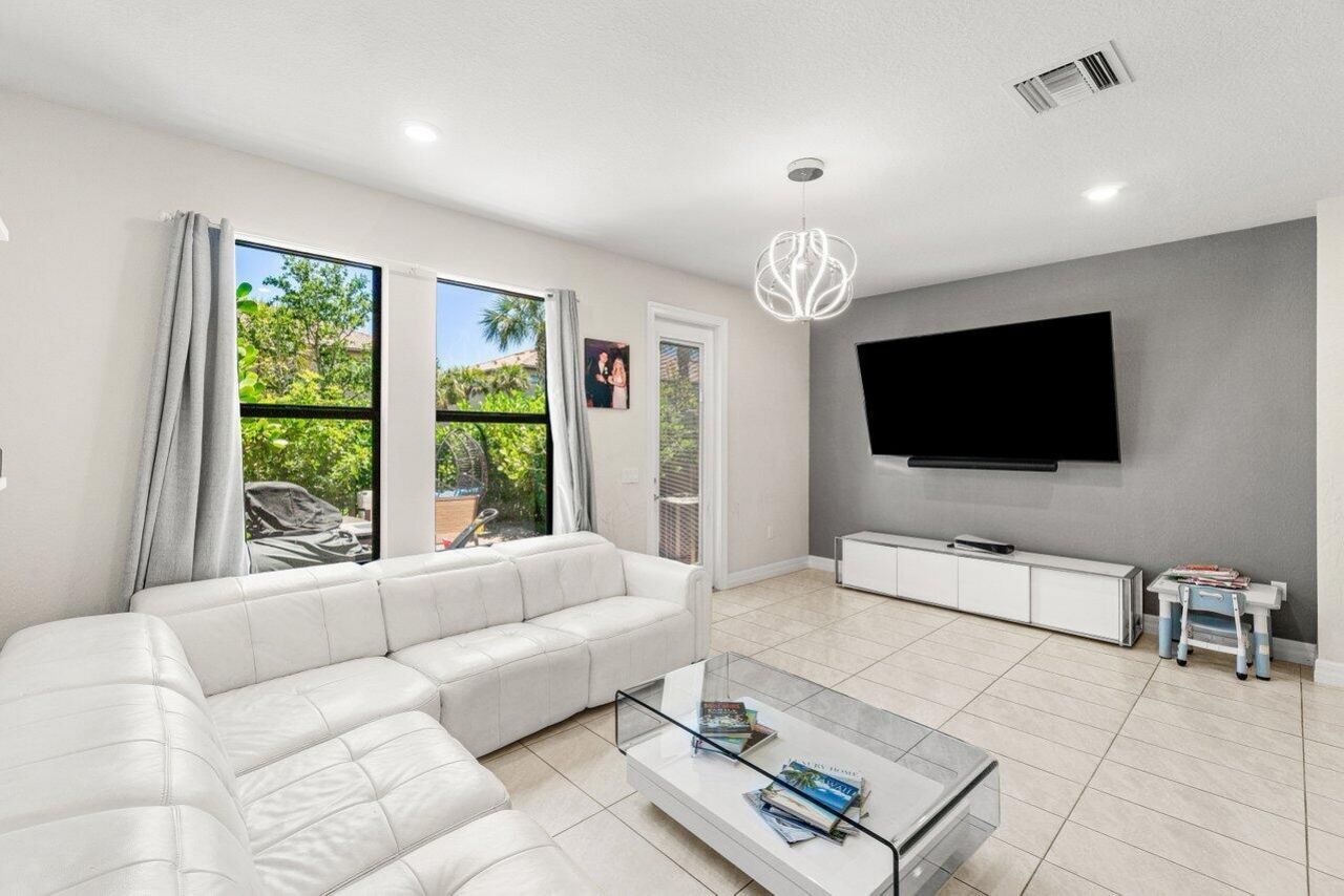 4824 Chantilly Road, Lake Worth, FL 33467 Photo