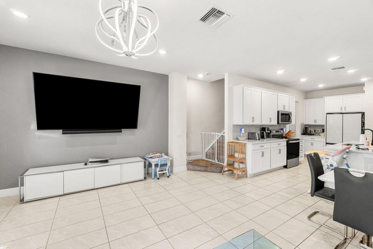 4824 Chantilly Road, Lake Worth, FL 33467 Photo