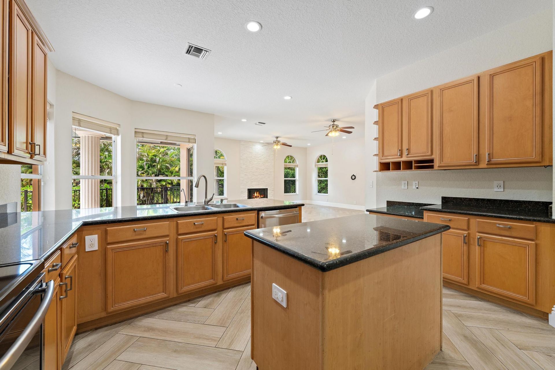 7087 N 155th Pl Place N, Palm Beach Gardens, FL 33418 Photo