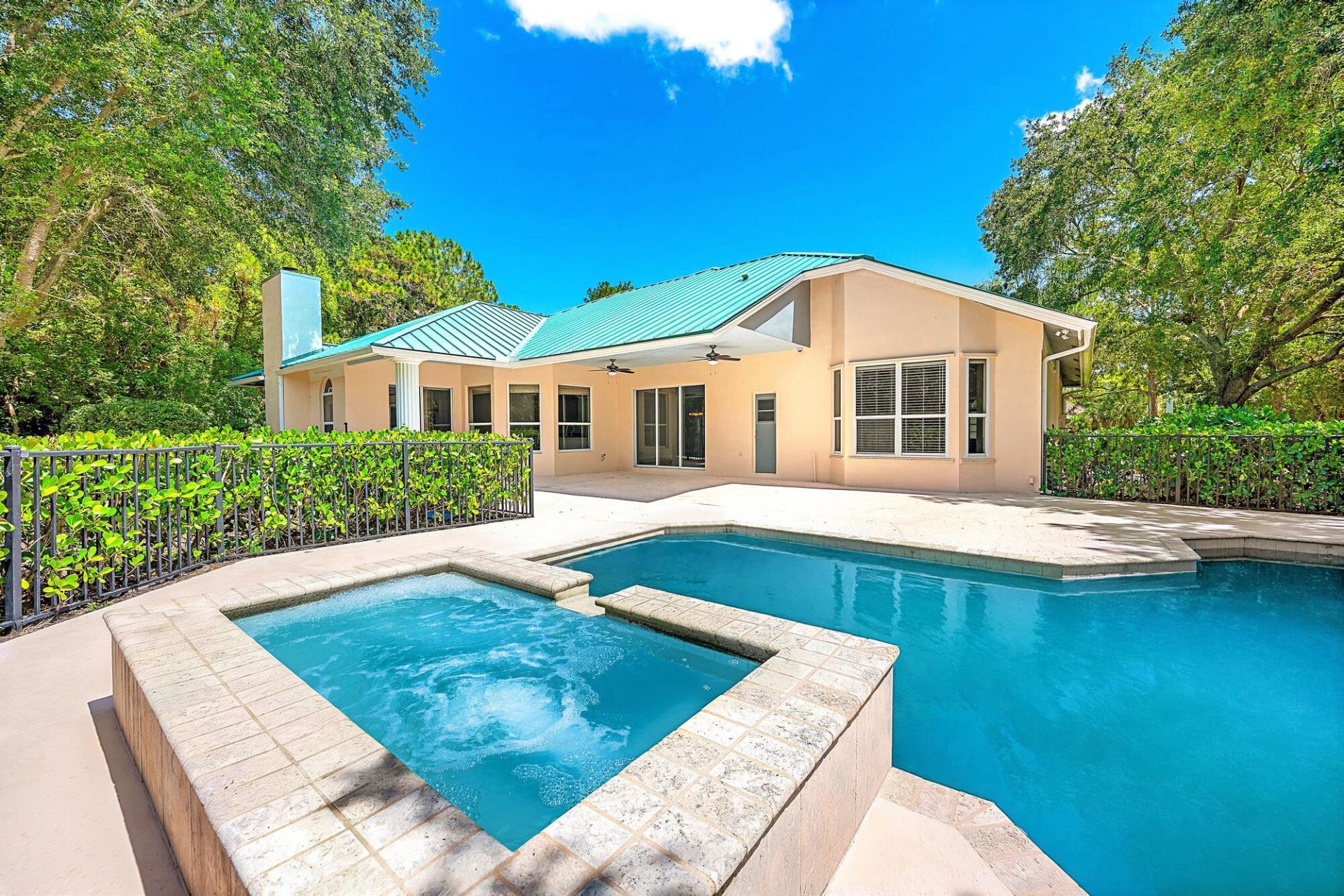 7087 N 155th Pl Place N, Palm Beach Gardens, FL 33418 Photo