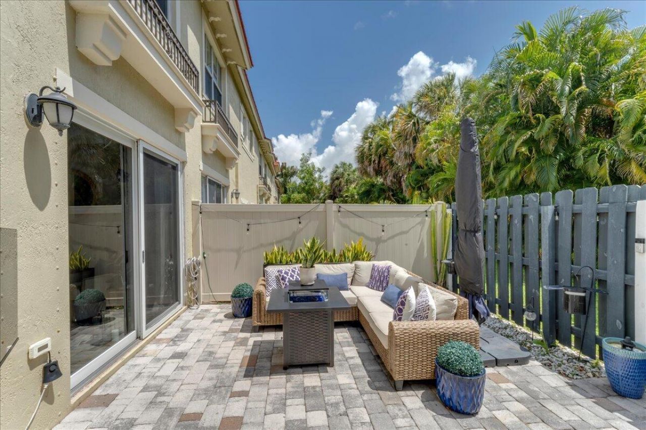 128 Lake Monterey Circle, Boynton Beach, FL 33426 Photo