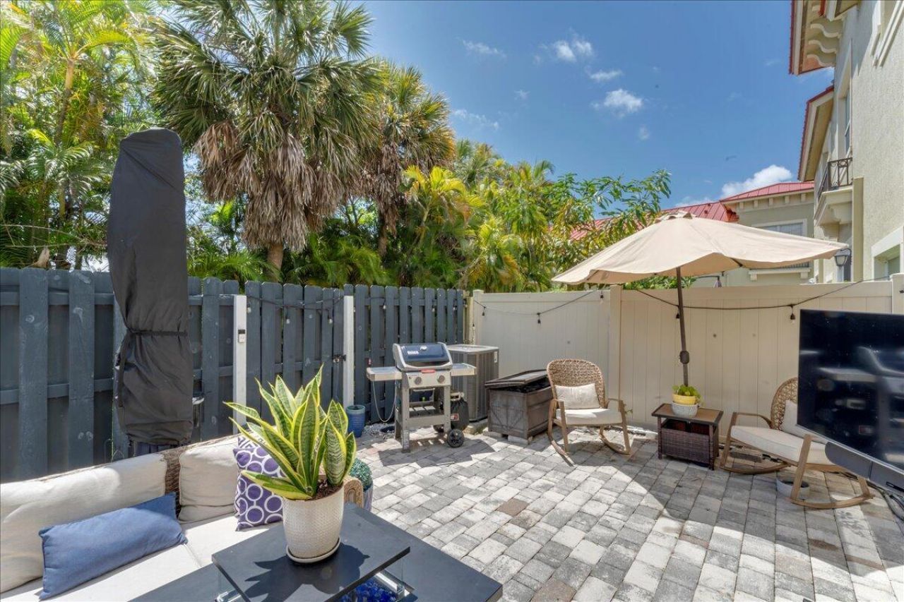 128 Lake Monterey Circle, Boynton Beach, FL 33426 Photo