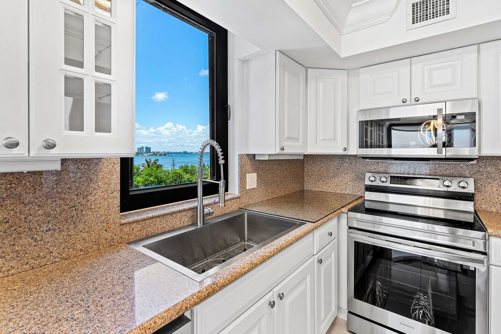 5380 N Ocean Drive, Unit 5a, Riviera Beach, FL 33404 Photo