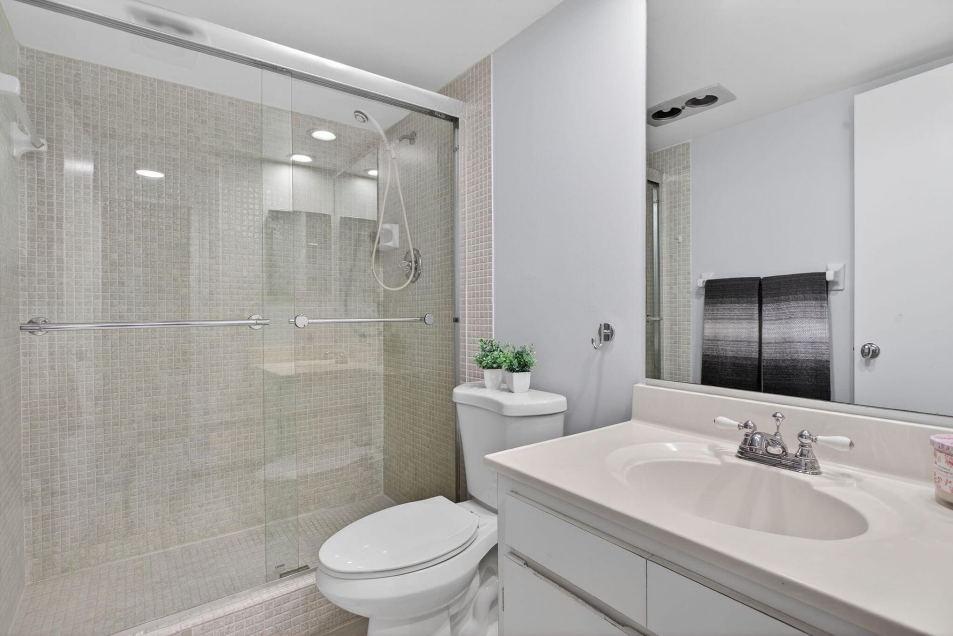 500 Oaks Lane, Unit 111, Pompano Beach, FL 33069 Photo