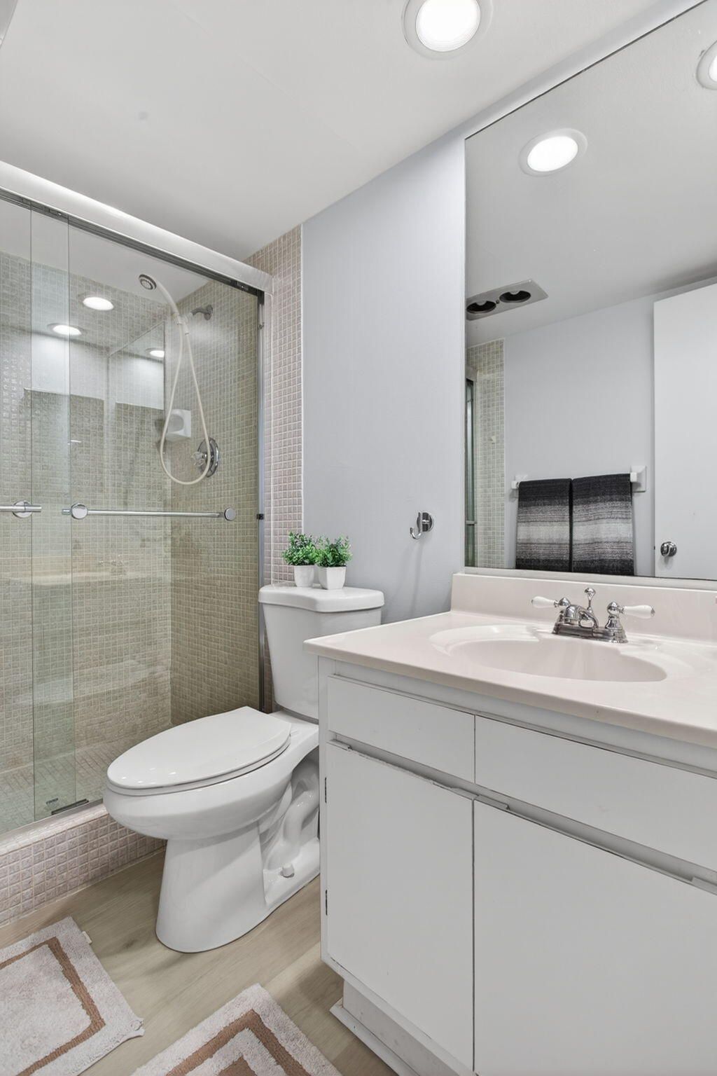 500 Oaks Lane, Unit 111, Pompano Beach, FL 33069 Photo