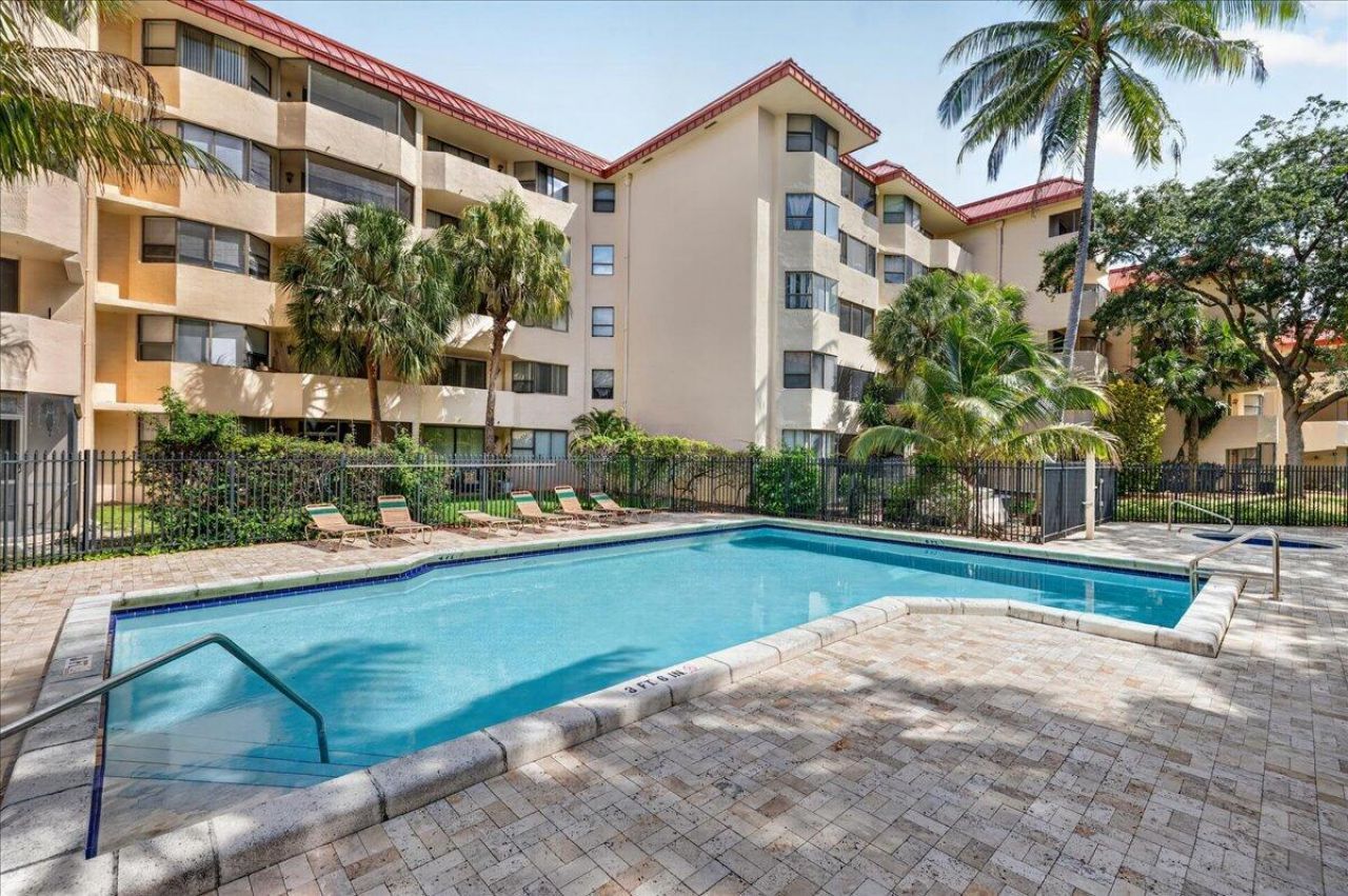 7451 NW 16th Street, Unit 407, Plantation, FL 33313 Photo