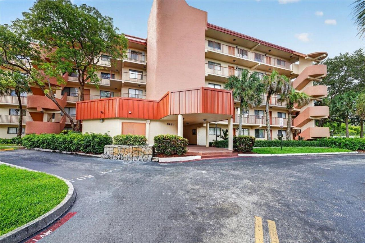 7451 NW 16th Street, Unit 407, Plantation, FL 33313 Photo