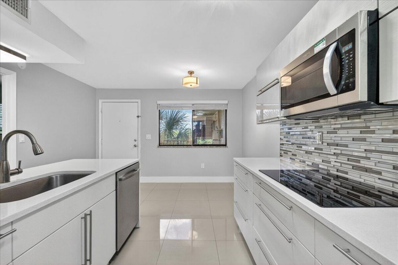 7451 NW 16th Street, Unit 407, Plantation, FL 33313 Photo