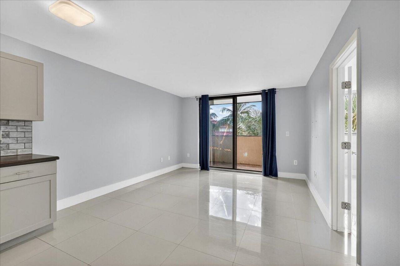 7451 NW 16th Street, Unit 407, Plantation, FL 33313 Photo