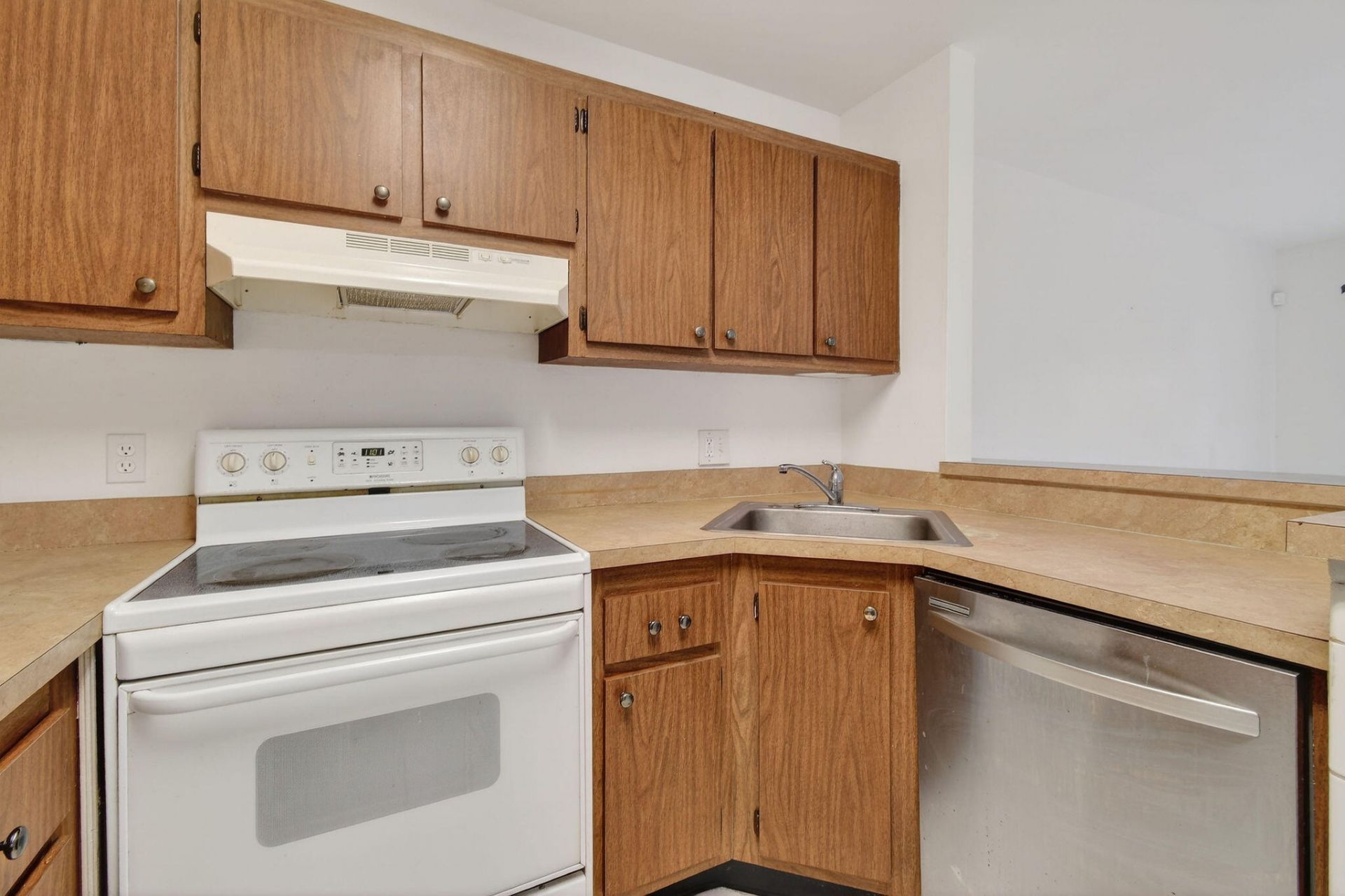 3502 Gardens East Drive, Unit B, Palm Beach Gardens, FL 33410 Photo
