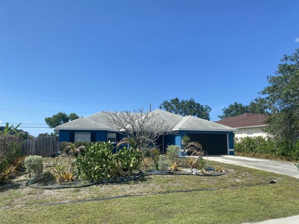 701 SW Sarazen Avenue, Port St. Lucie, FL 34953