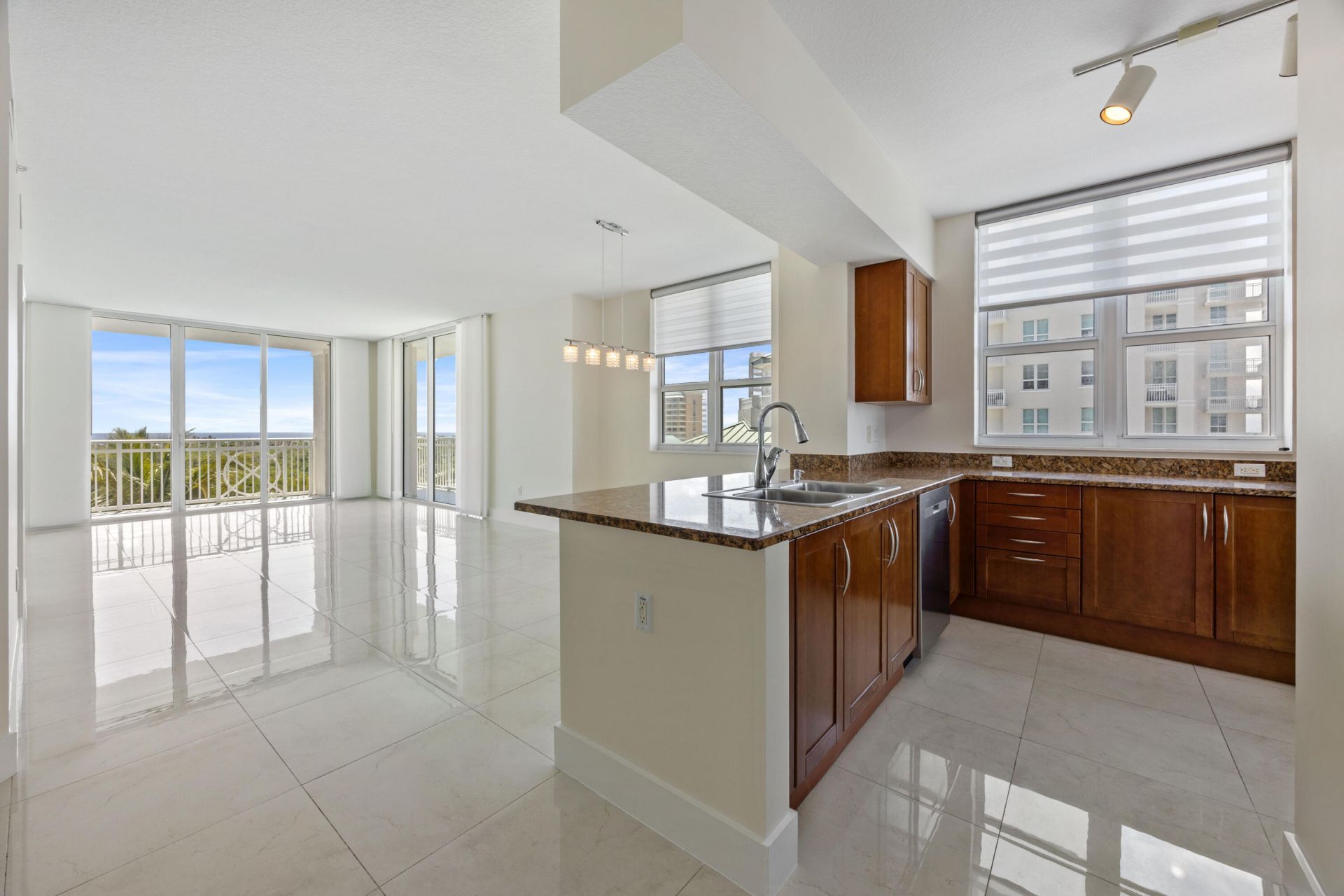 450 N Federal Highway, Unit 905, Boynton Beach, FL 33435 Photo