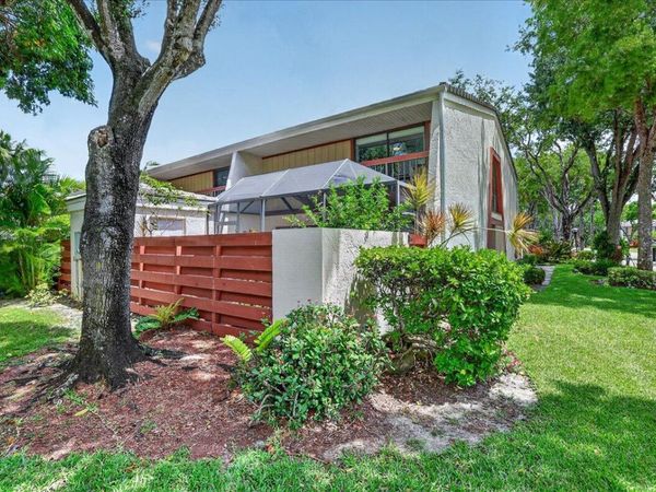 2999 Oaktree Lane, Unit 343, Hollywood, FL 33021
