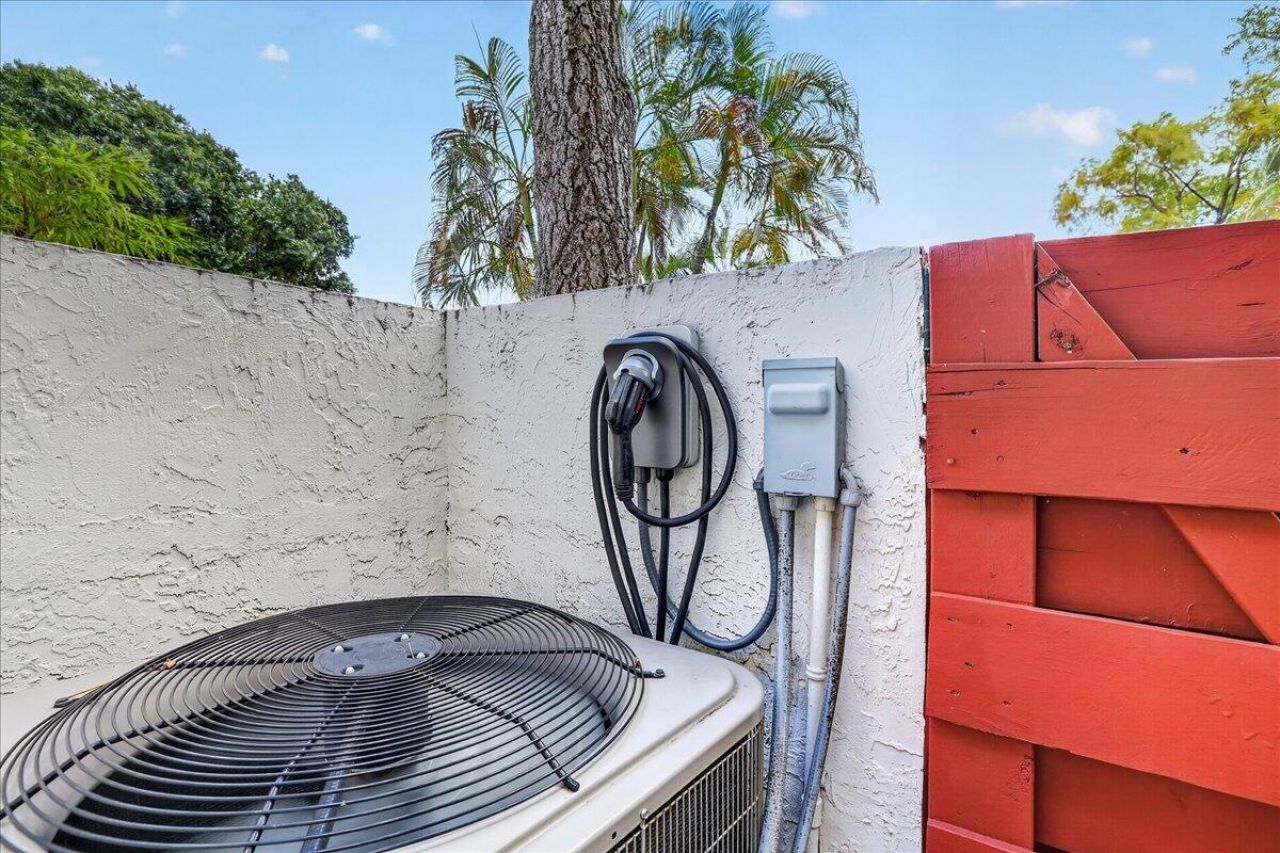 2999 Oaktree Lane, Unit 343, Hollywood, FL 33021 Photo