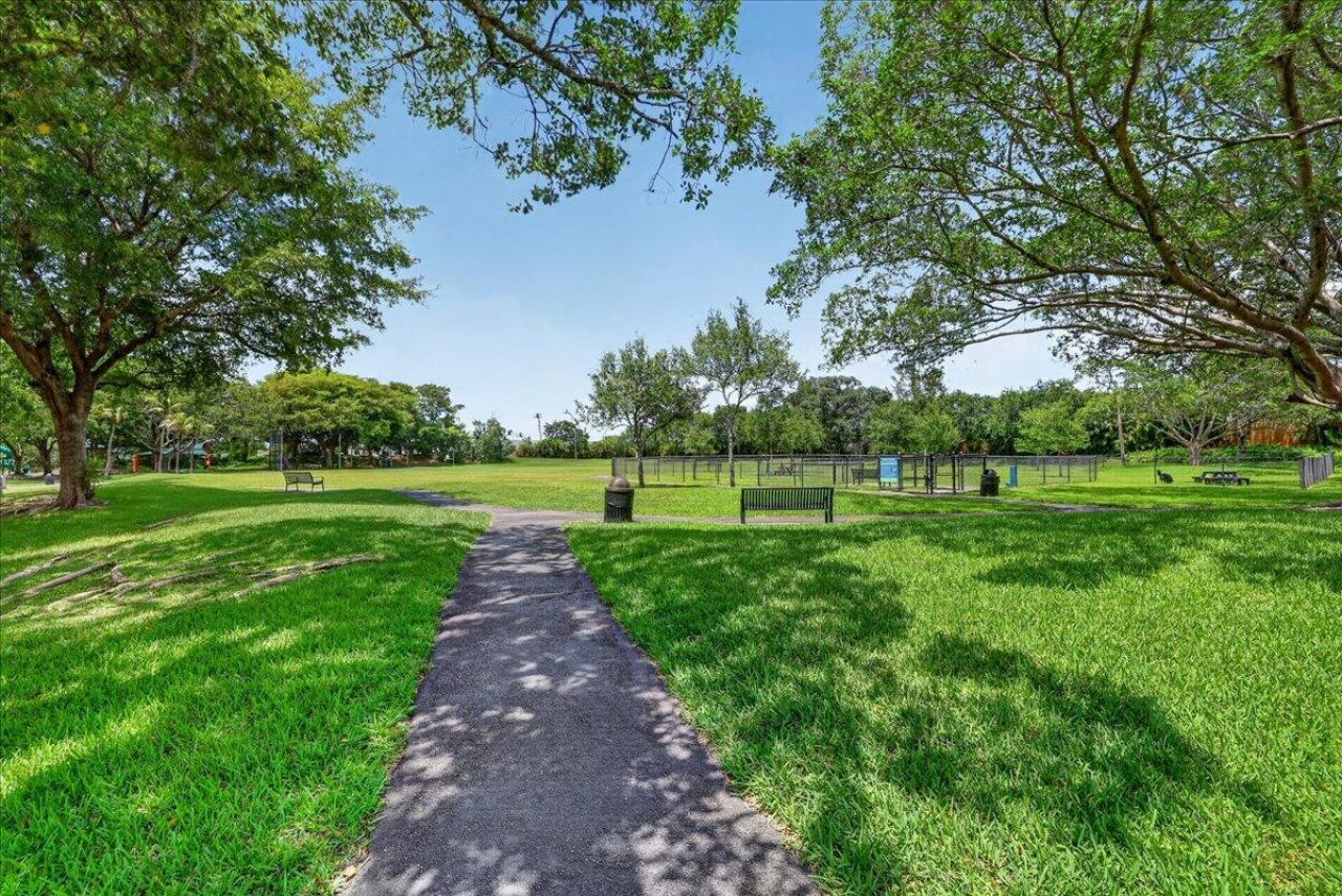 2999 Oaktree Lane, Unit 343, Hollywood, FL 33021 Photo