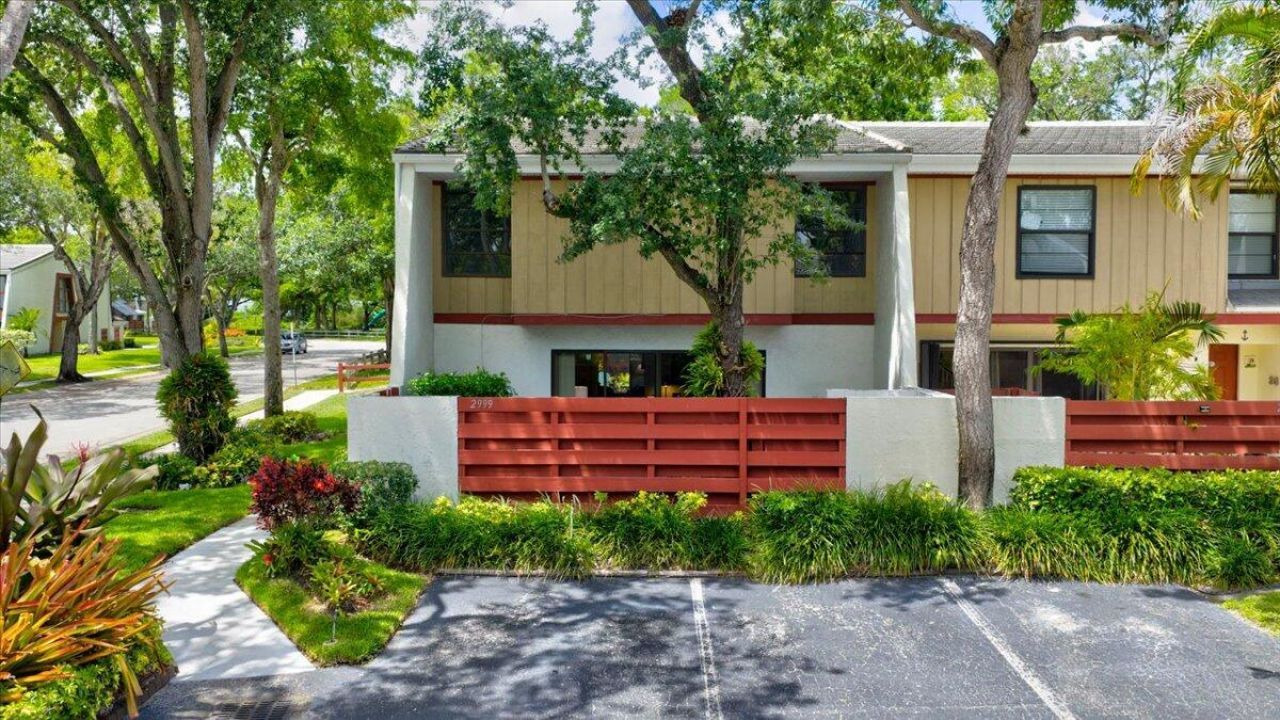 2999 Oaktree Lane, Unit 343, Hollywood, FL 33021 Photo