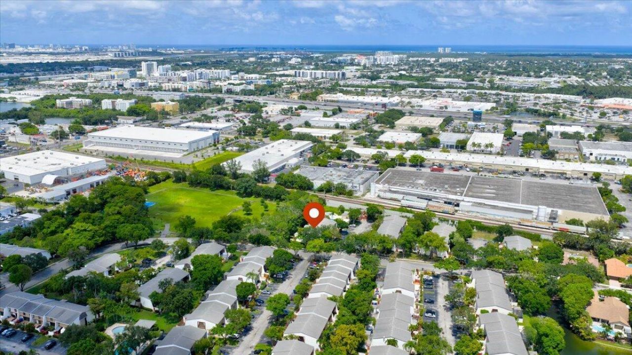 2999 Oaktree Lane, Unit 343, Hollywood, FL 33021 Photo