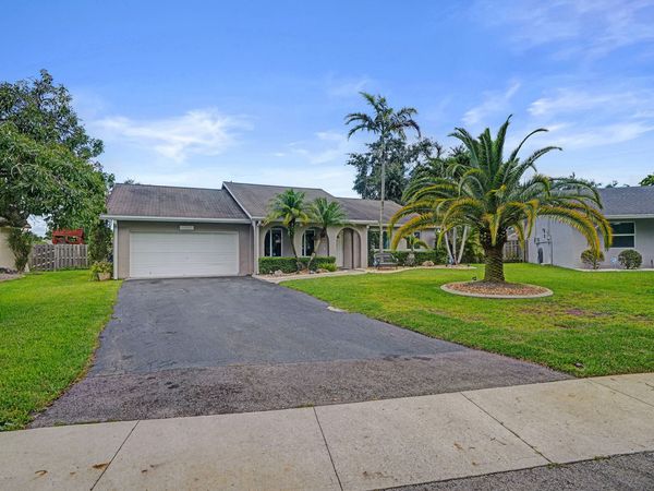 10141 SW 49th Court, Cooper City, FL 33328