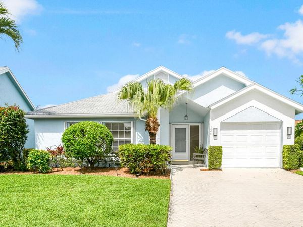 124 Adobe Circle, Jupiter, FL 33458