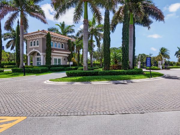 4715 Eucalyptus Drive, Hollywood, FL 33021