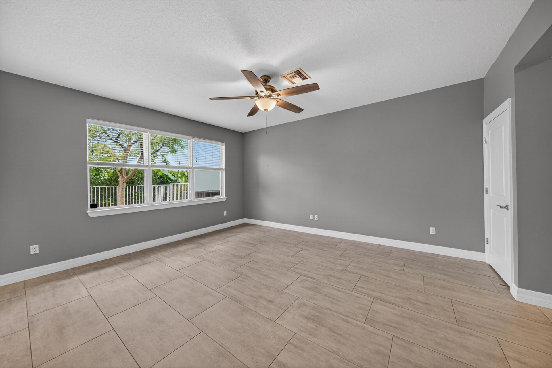 4715 Eucalyptus Drive, Hollywood, FL 33021 Photo