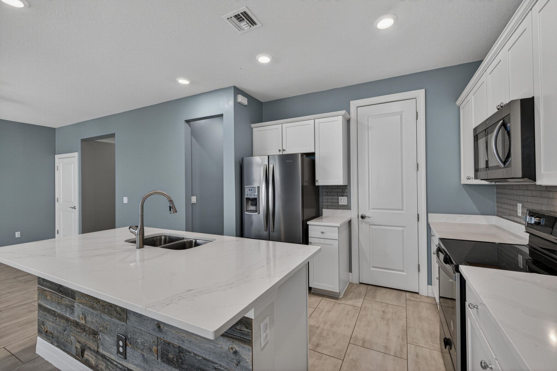 4715 Eucalyptus Drive, Hollywood, FL 33021 Photo