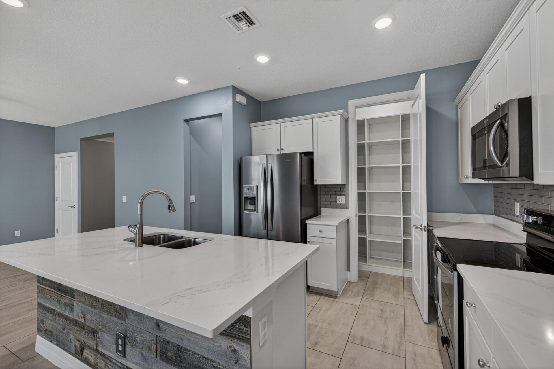4715 Eucalyptus Drive, Hollywood, FL 33021 Photo