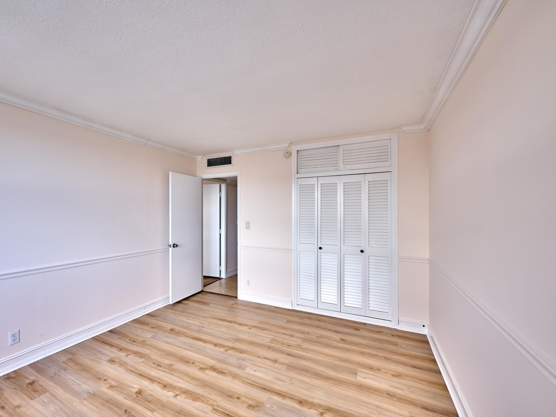 305 N Pompano Beach Boulevard, Unit 1204, Pompano Beach, FL 33062 Photo