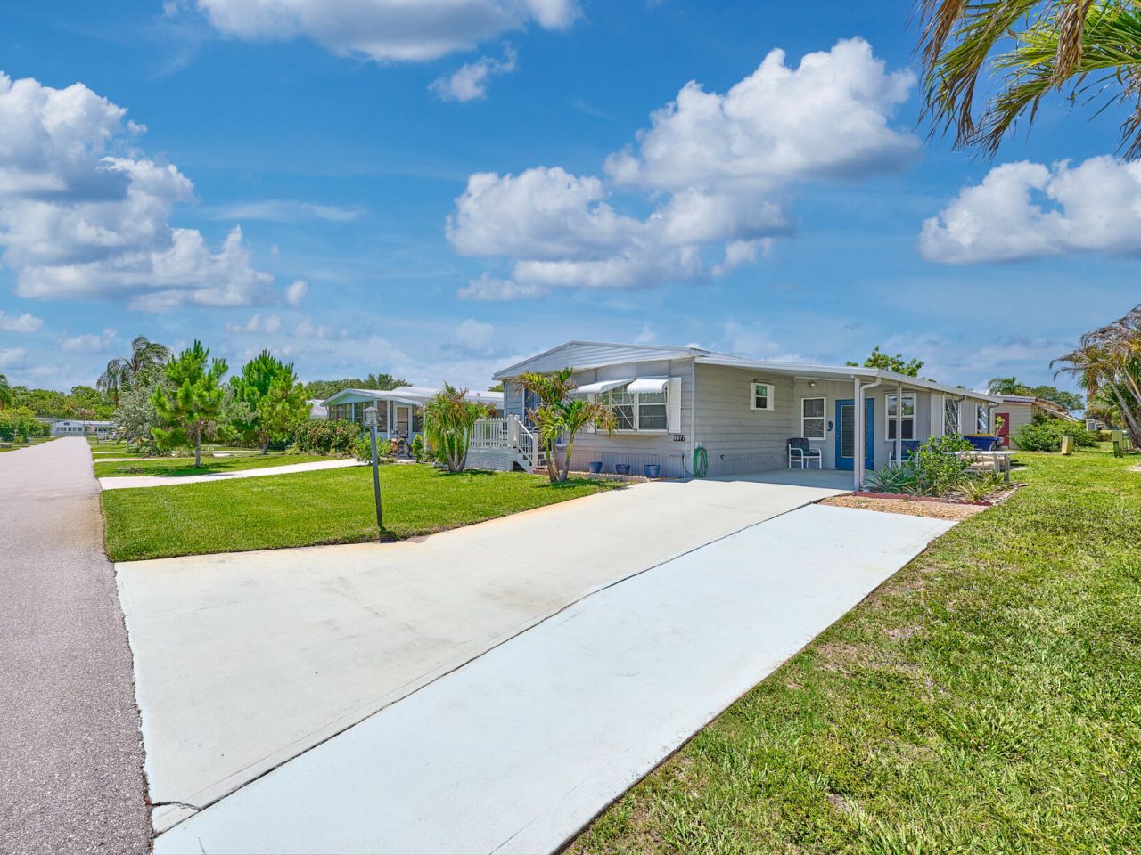 6977 SE Delegate Street, Hobe Sound, FL 33455 Photo