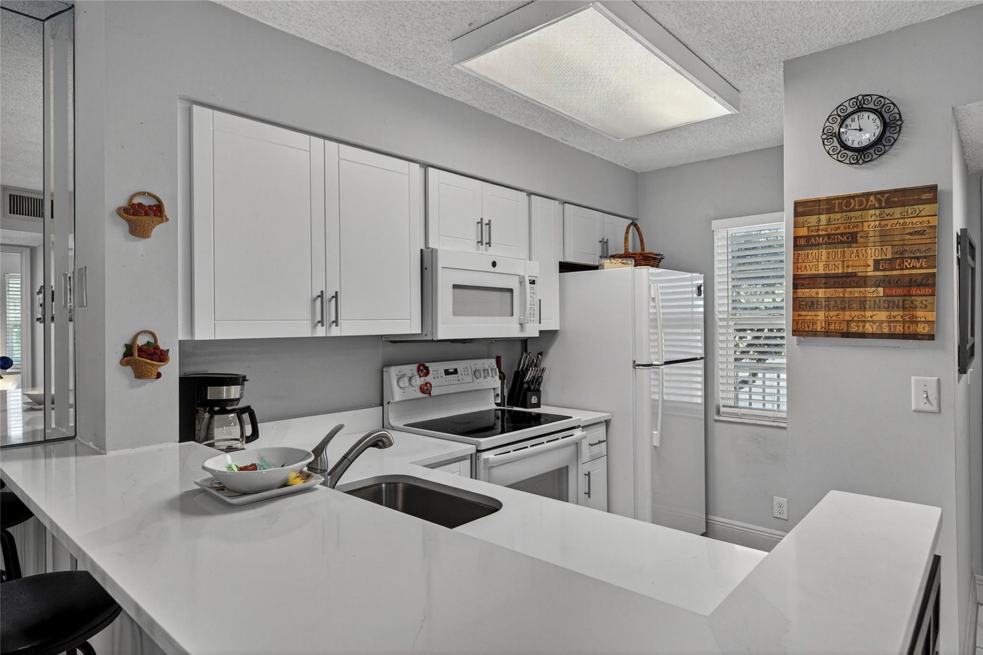 2222 N Cypress Bend Drive, Unit 201, Pompano Beach, FL 33069 Photo