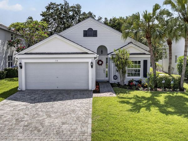 118 Kensington Way, Royal Palm Beach, FL 33414