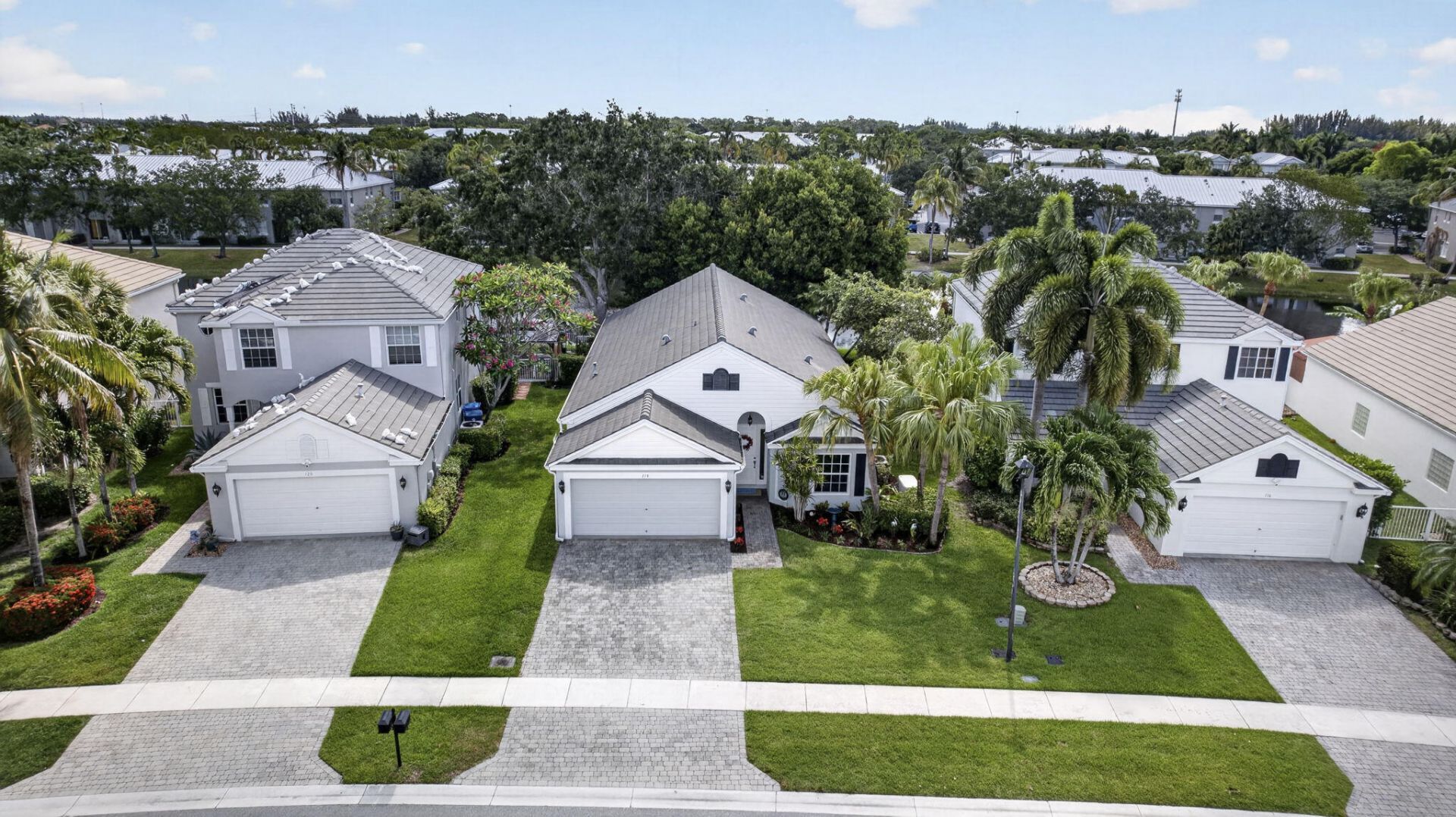 118 Kensington Way, Royal Palm Beach, FL 33414 Photo