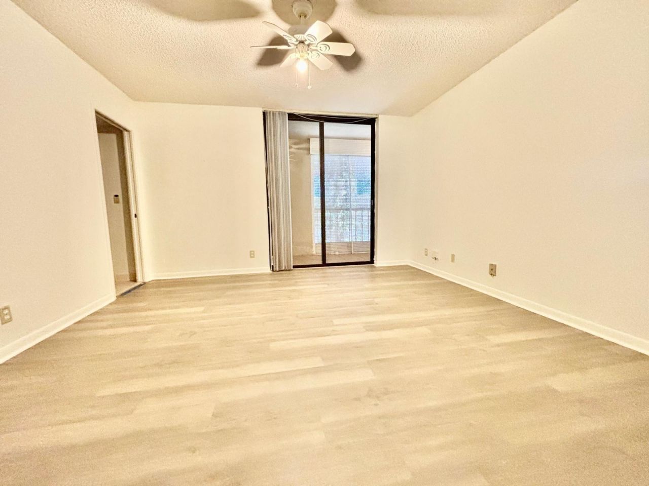 5340 Las Verdes Circle, Unit 222, Delray Beach, FL 33484 Photo