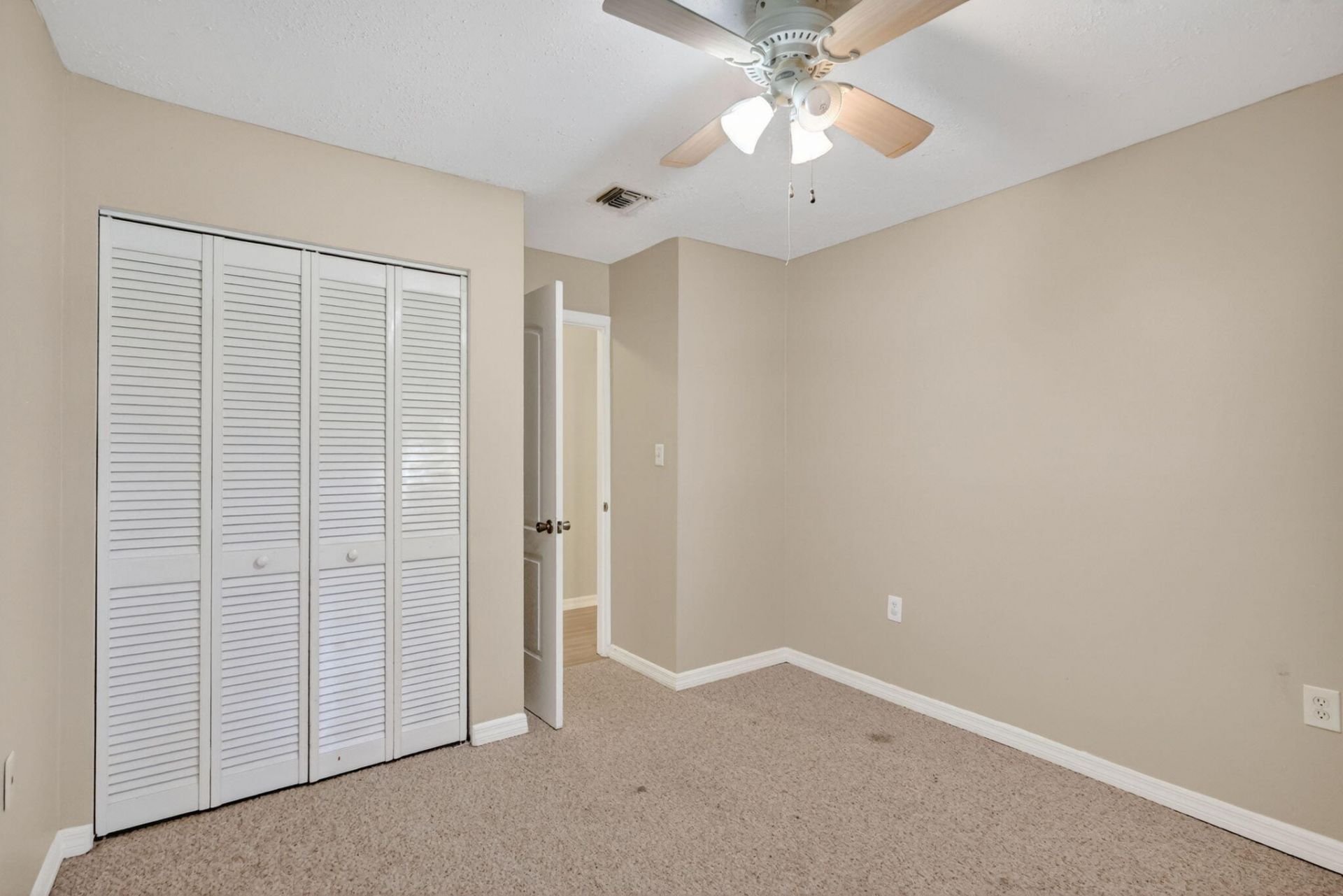 5909 Spruce Drive, Fort Pierce, FL 34982 Photo
