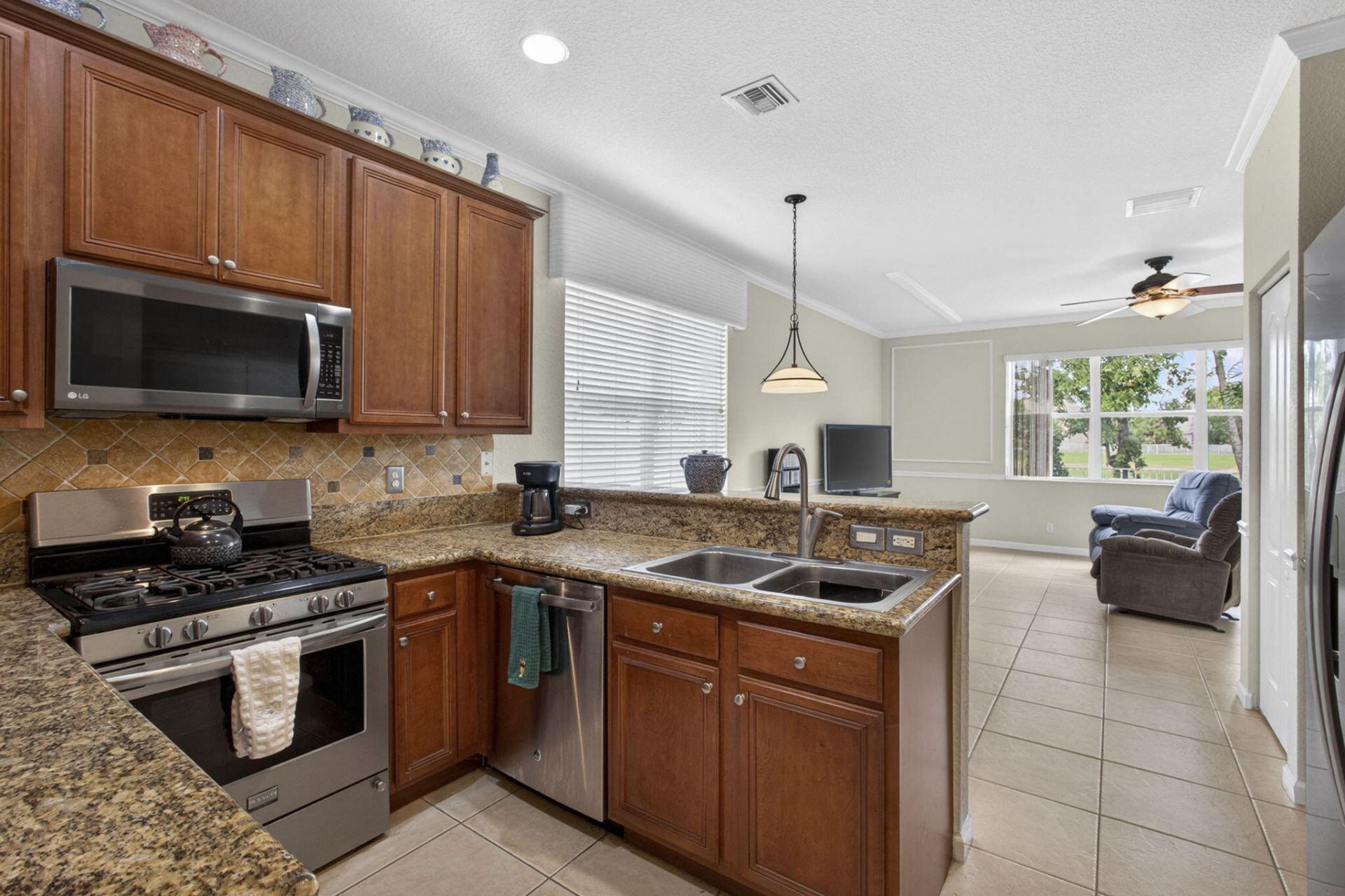 214 Berenger Walk, Royal Palm Beach, FL 33414 Photo