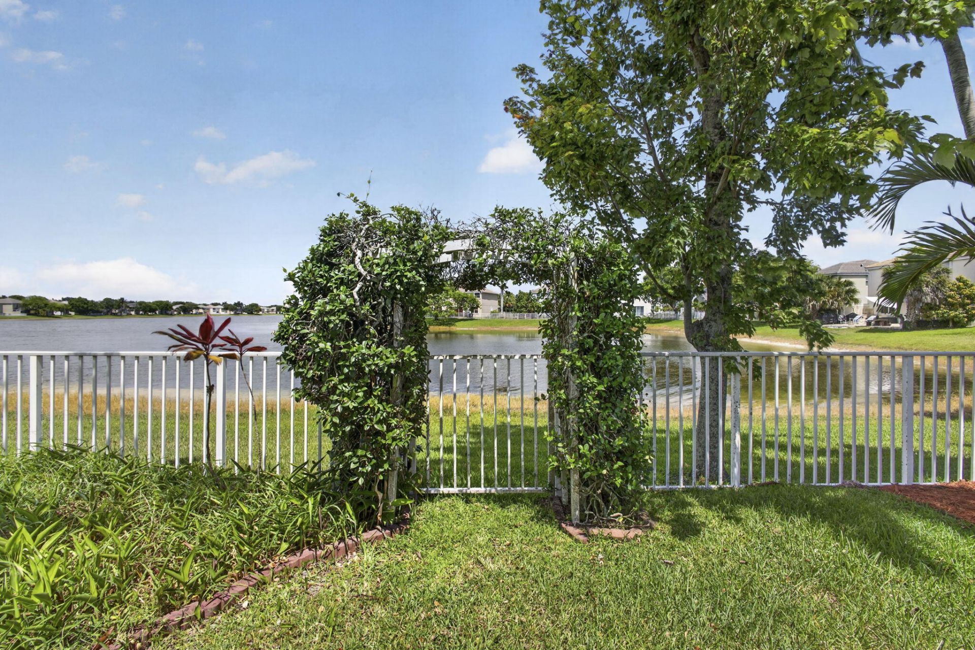 214 Berenger Walk, Royal Palm Beach, FL 33414 Photo