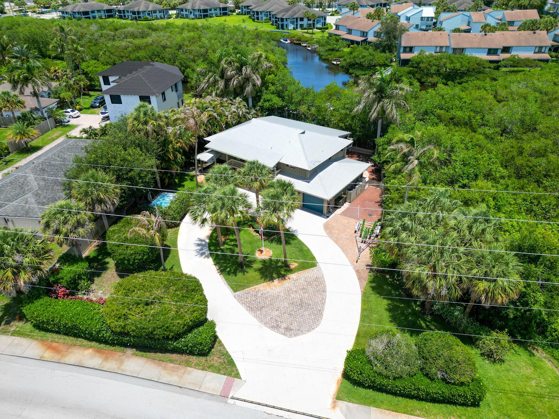 304 SW Indian Groves Drive, Stuart, FL 34994 Photo