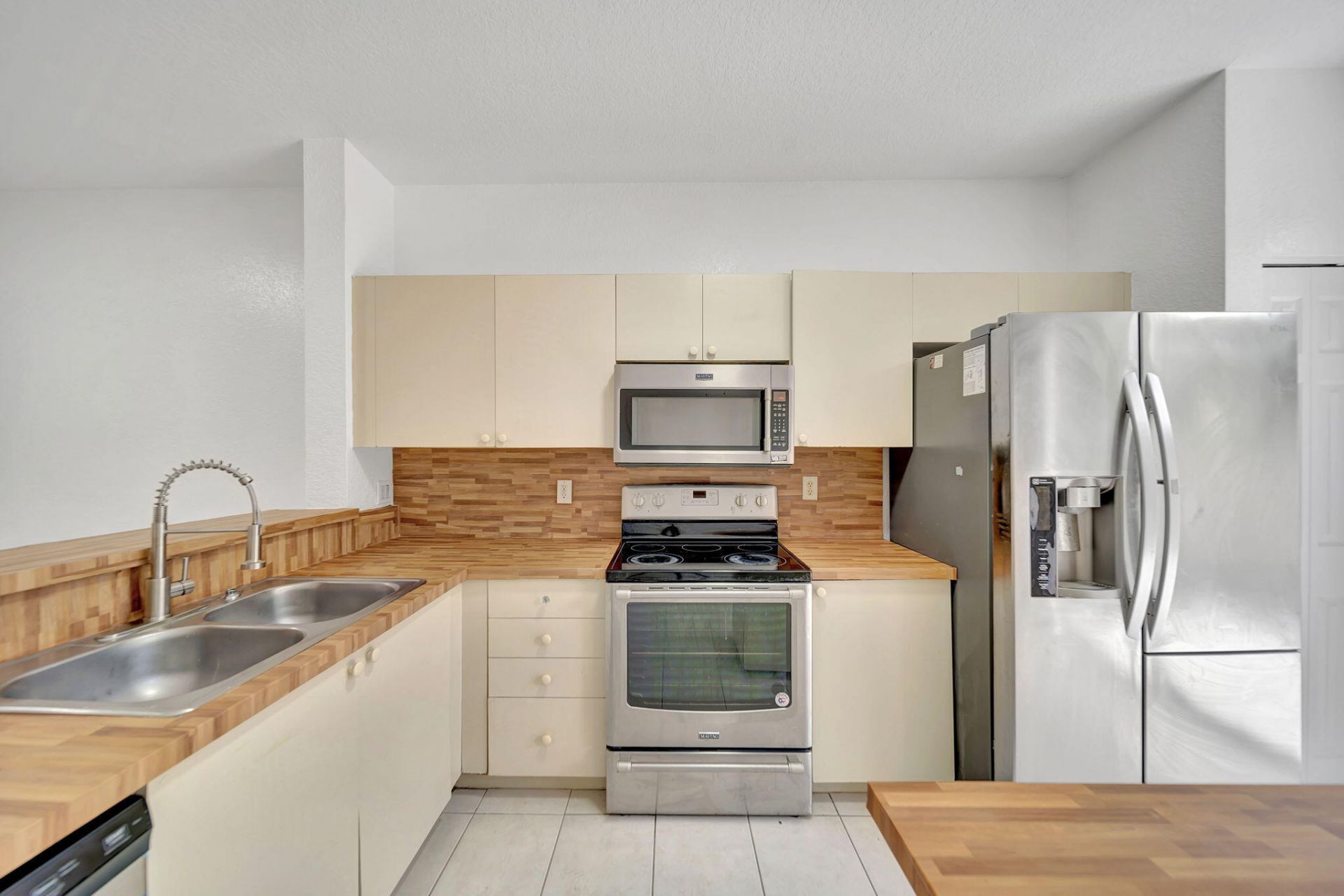 3970 NW 90th Way, Sunrise, FL 33351 Photo
