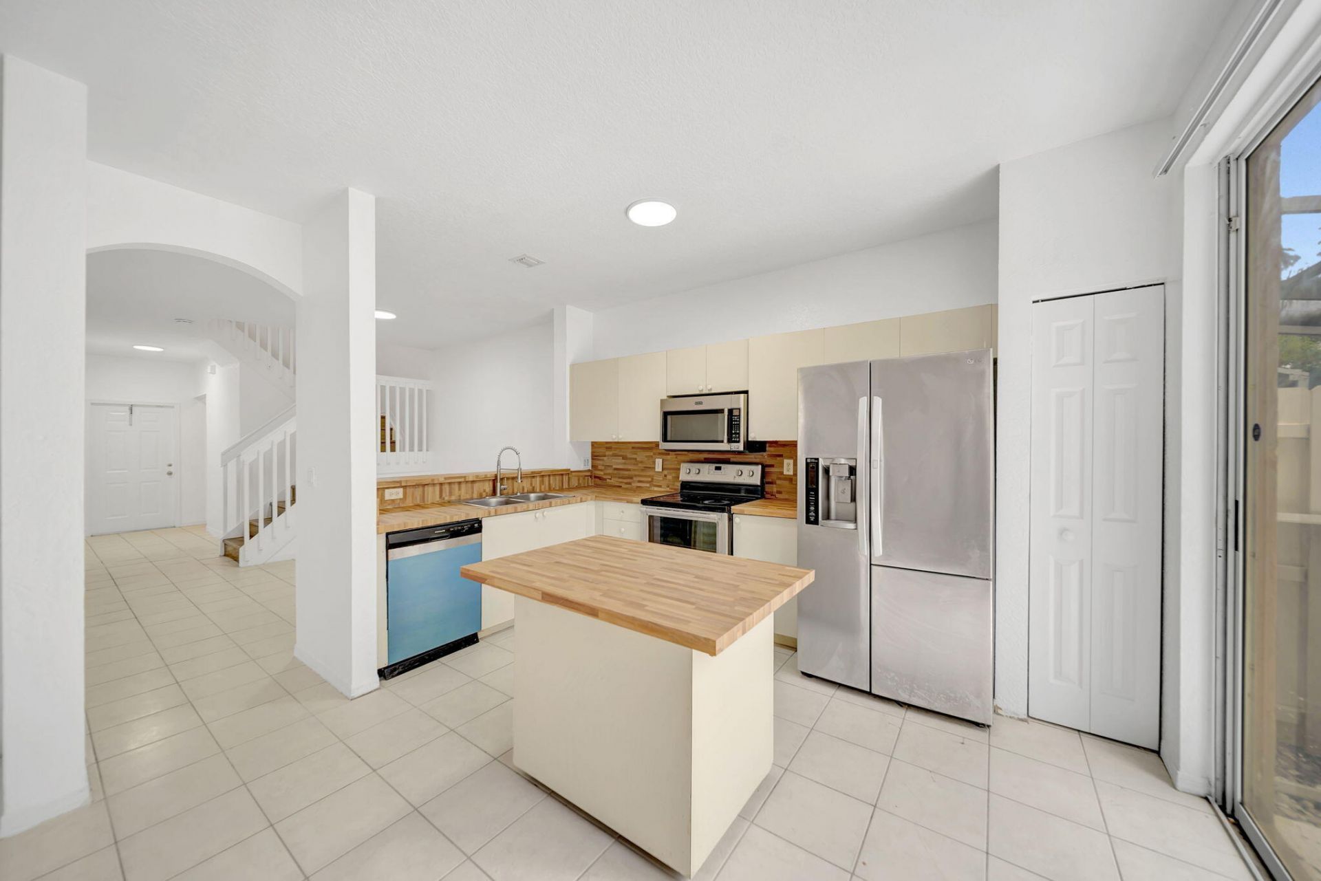 3970 NW 90th Way, Sunrise, FL 33351 Photo