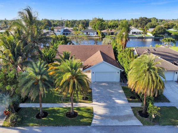 271 Oregon Lane, Boca Raton, FL 33487