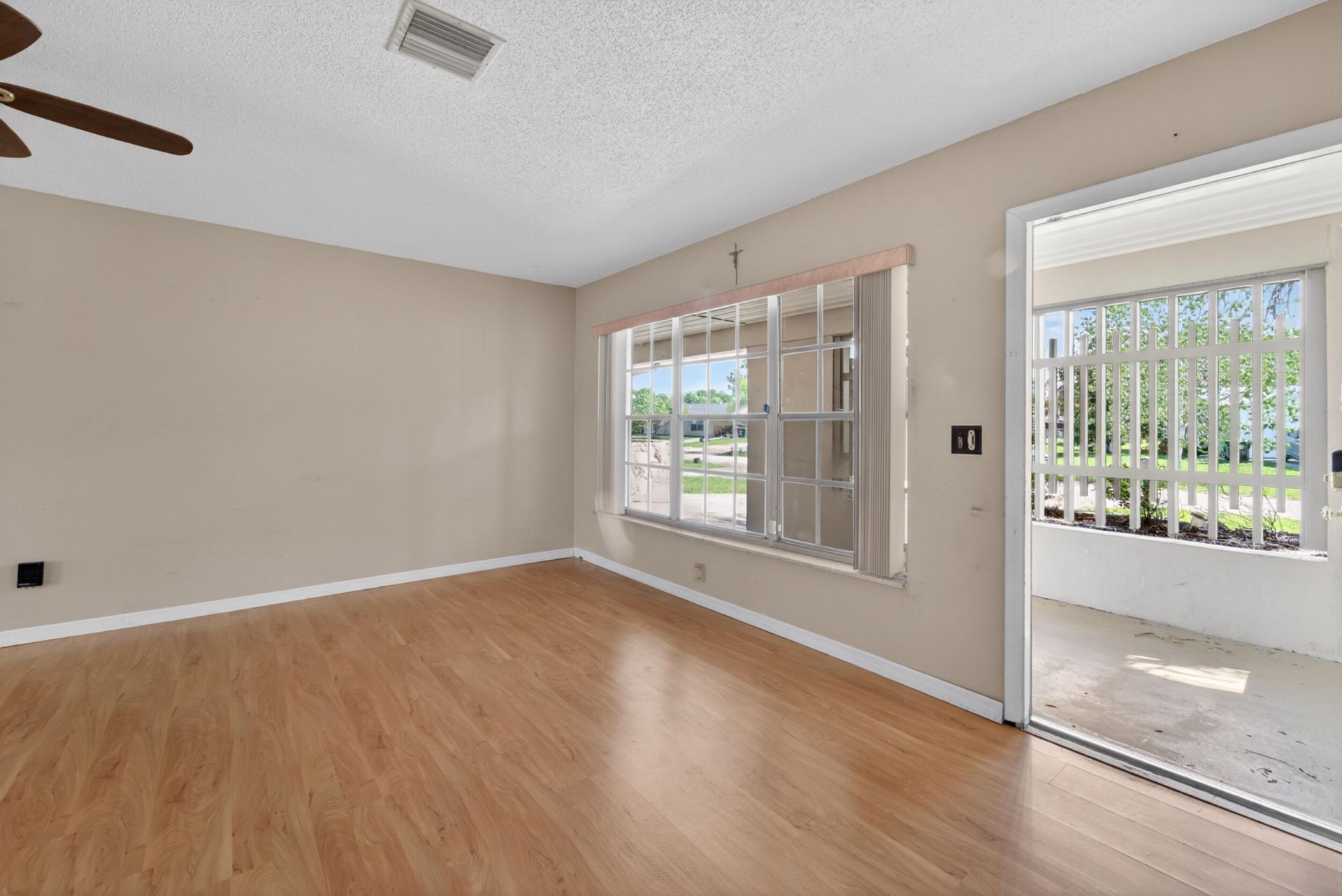 214 NE Camelot Drive, Port Saint Lucie, FL 34983 Photo