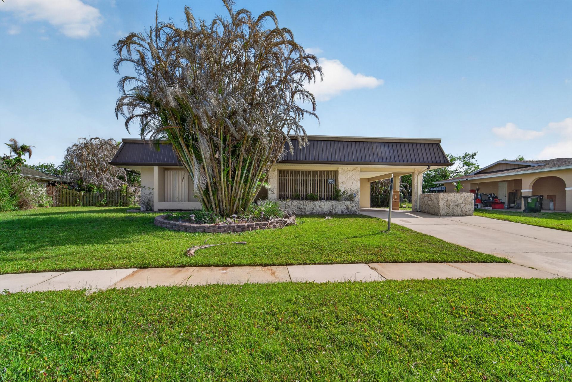 214 NE Camelot Drive, Port Saint Lucie, FL 34983 Photo