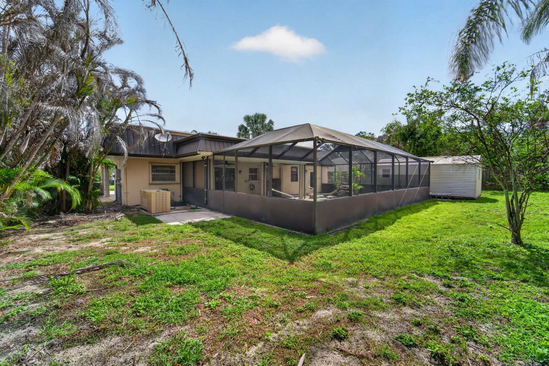214 NE Camelot Drive, Port Saint Lucie, FL 34983 Photo