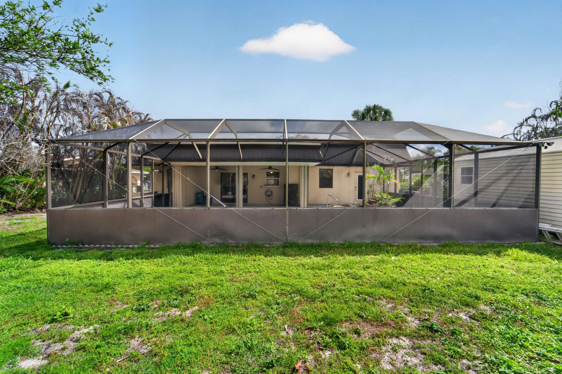 214 NE Camelot Drive, Port Saint Lucie, FL 34983 Photo