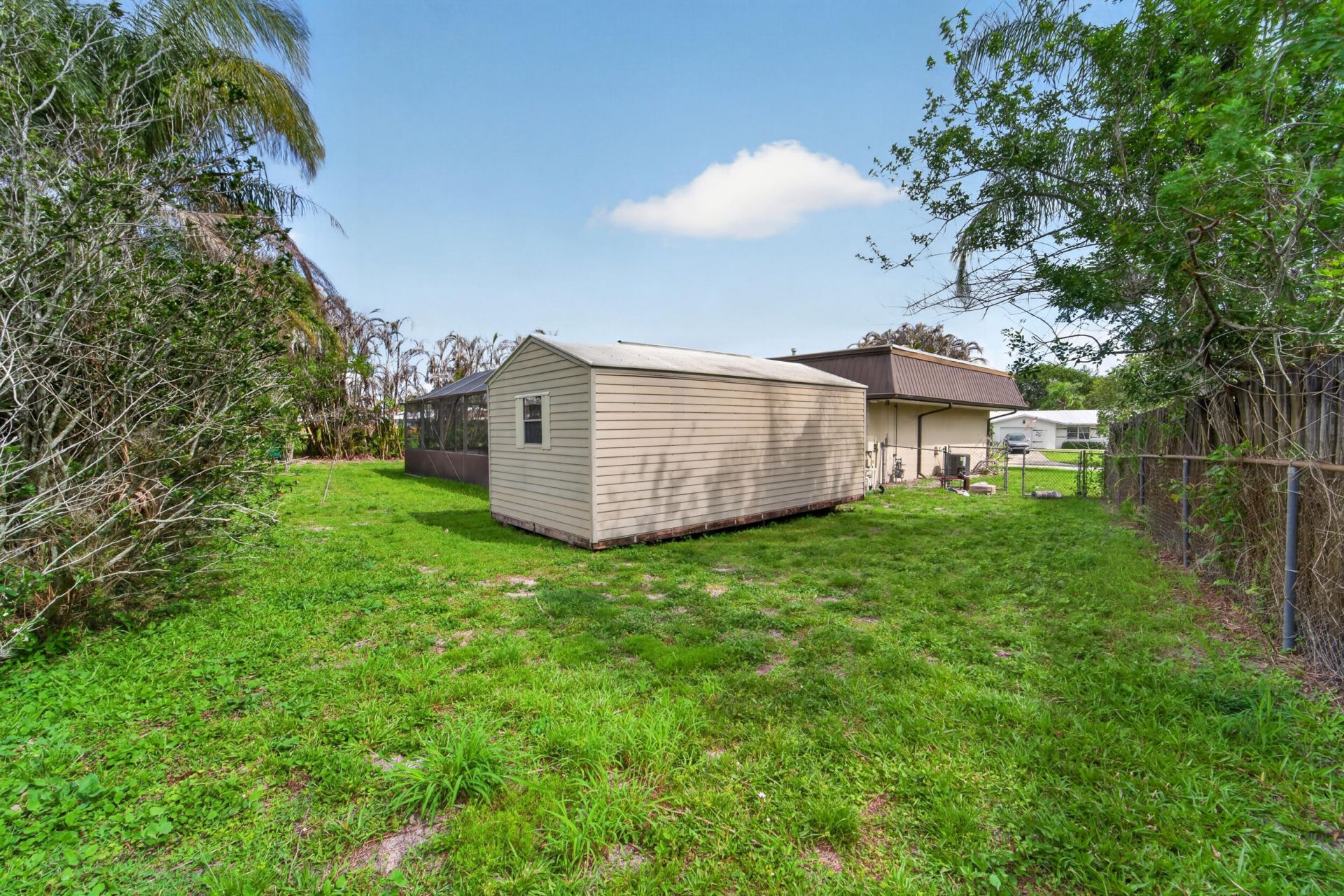 214 NE Camelot Drive, Port Saint Lucie, FL 34983 Photo
