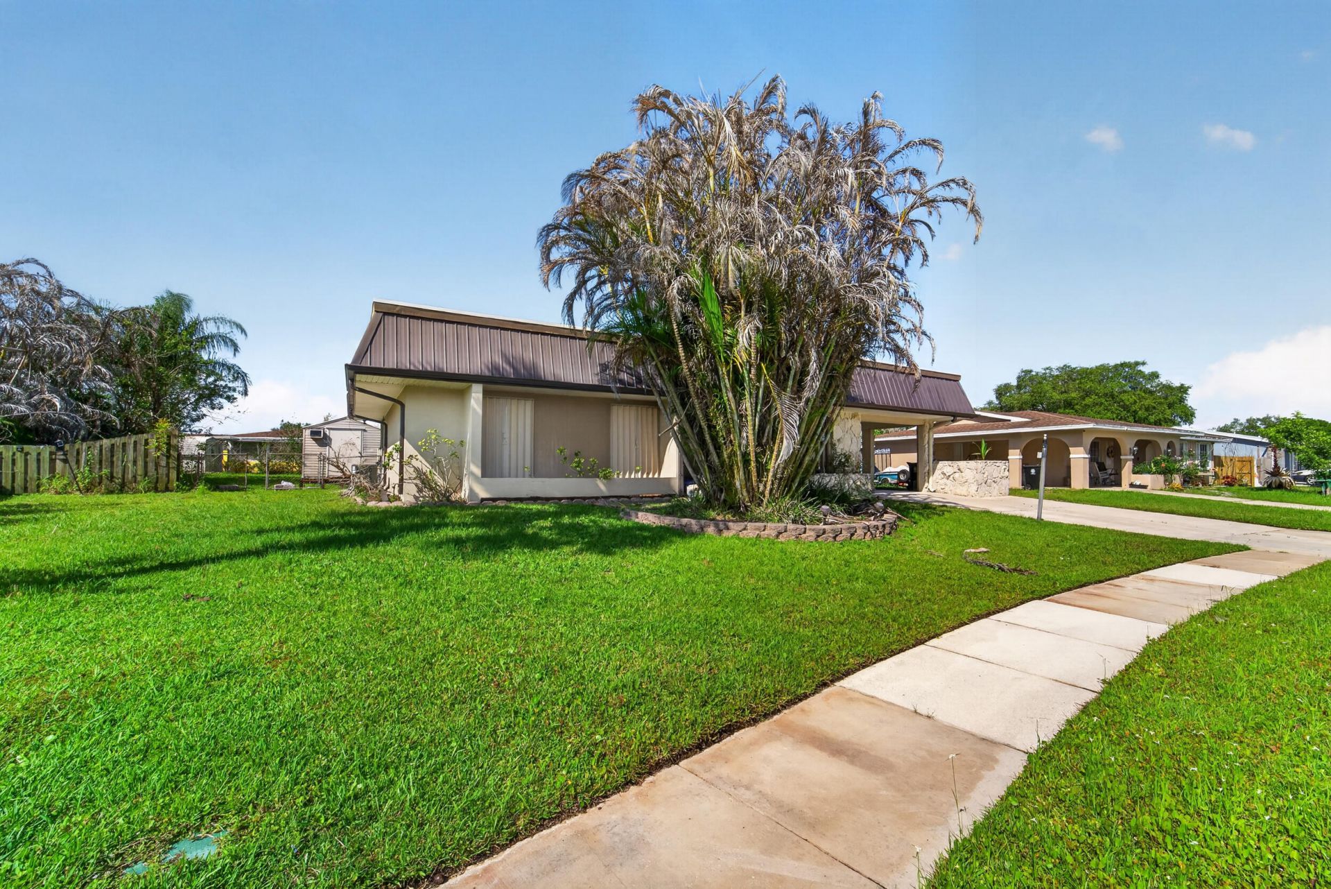 214 NE Camelot Drive, Port Saint Lucie, FL 34983 Photo